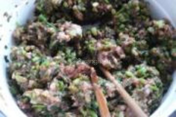 芹菜猪肉水饺的做法图解7