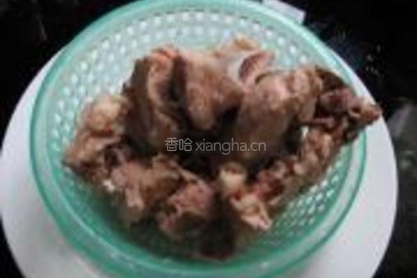 红萝卜山药龙骨汤的做法图解6
