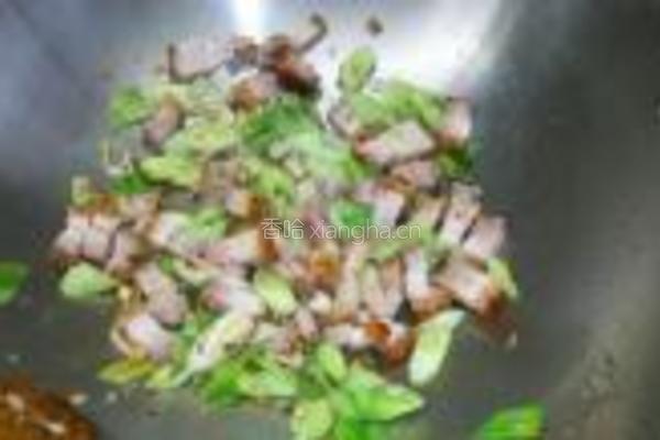 烧肉炒蒜苗的做法图解3