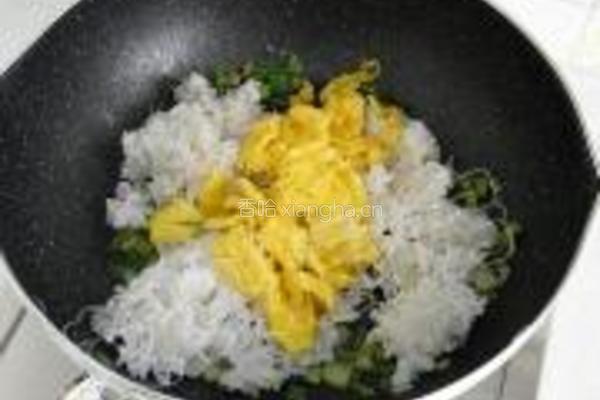 青菜蛋炒饭的做法图解12
