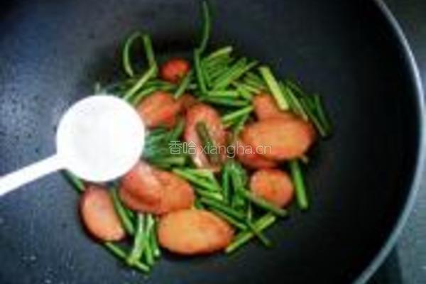 蒜薹红肠的做法图解10