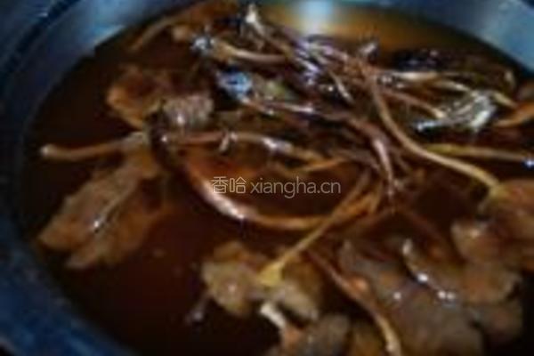 红烧鸡腿茶树菇的做法图解1