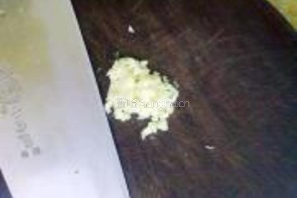蒜蓉炒生菜的做法图解3