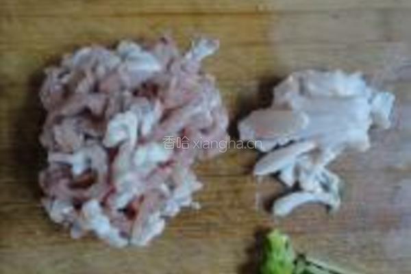 青椒茭白炒肉丝的做法图解1
