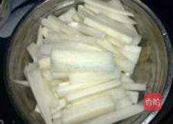 酸甜萝卜条的做法图解1