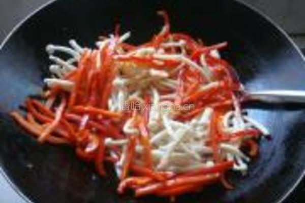 大红椒炒鸡腿菇的做法图解3