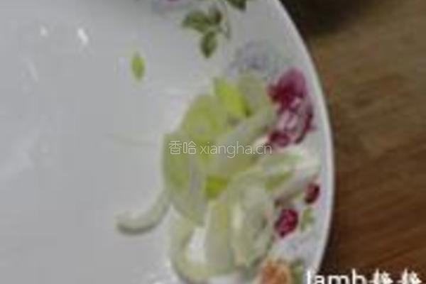 金枪鱼泡菜炒饭的做法图解1