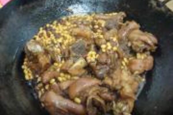 红烧黄豆猪蹄的做法图解8
