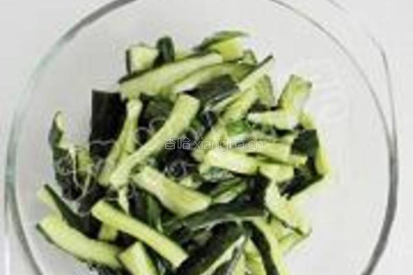 蒜香瓜条的做法图解3