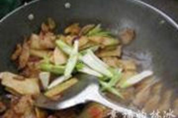 五花肉炒笋片的做法图解8