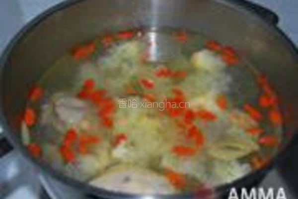 银耳枸杞母鸡汤的做法图解5