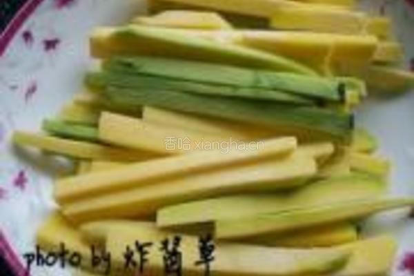 南瓜鱼汤面的做法图解1