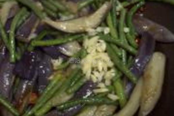 茄子炒豆角的做法图解6