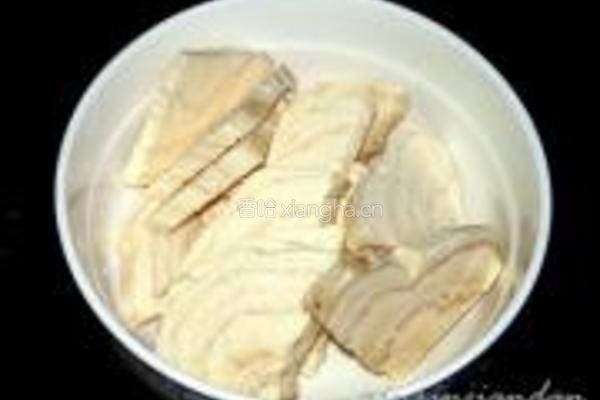 粉葛冬瓜眉豆汤的做法图解2