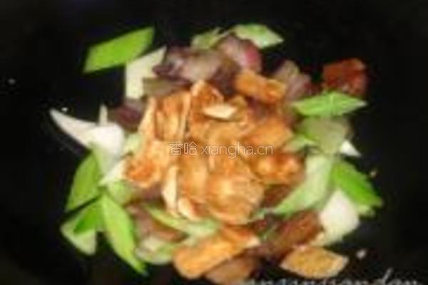 白菜豆干炒腊肉的做法图解11