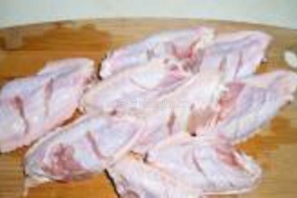粉蒸鸡翅的做法图解1