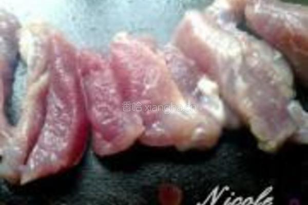 淮杞蜜枣煲瘦肉的做法图解1