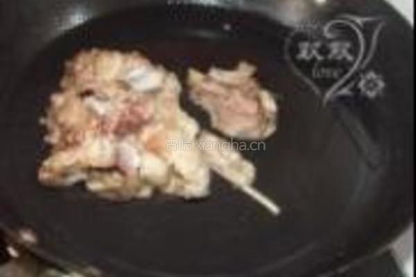猪骨豆腐汤的做法图解1