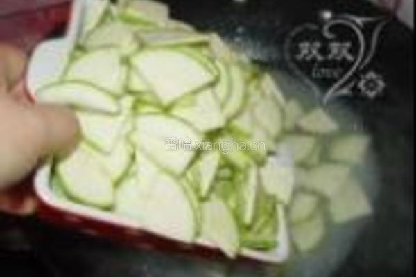猪骨豆腐汤的做法图解2