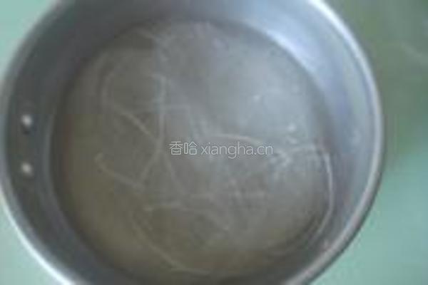梭子蟹蒸粉丝的做法图解3