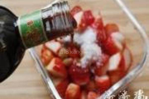 桂花陈醋酿草莓的做法图解4