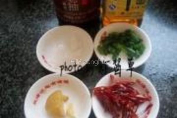 野菜干炖鲫鱼的做法图解2