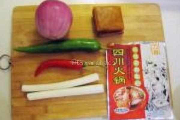 麻辣洋葱豆腐干的做法图解1
