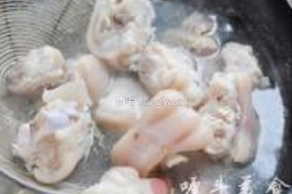 卤水猪蹄的做法图解2