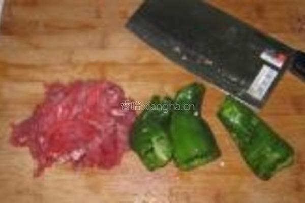 青椒炒牛肉丝的做法图解1
