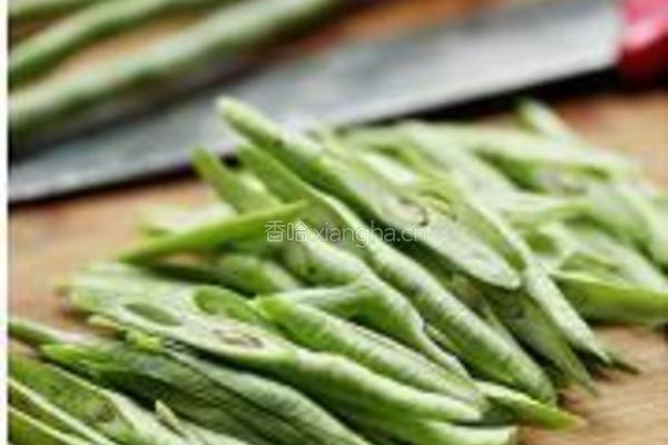 红油拌豇豆的做法图解1