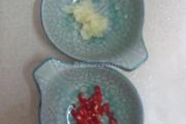 凉拌海蜇黄瓜塔的做法图解4