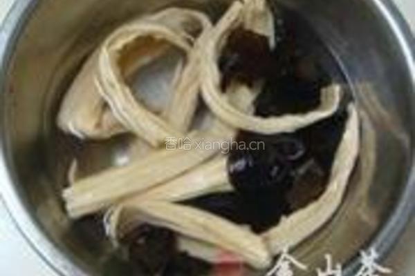 腐竹木耳拌黄瓜的做法图解5