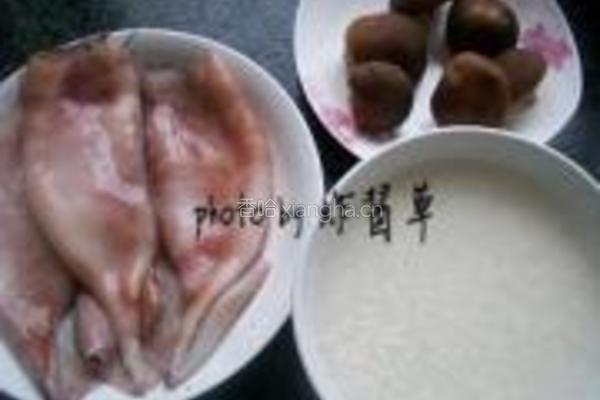 鱿鱼糯米卷的做法图解1