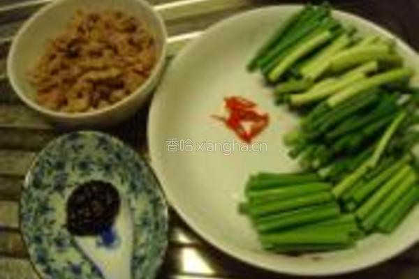 醬爆蒜苗肉絲的做法图解1