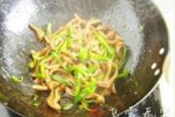 青椒炒猪耳的做法图解6