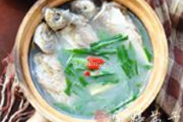 岩葱鲫鱼汤的做法图解7