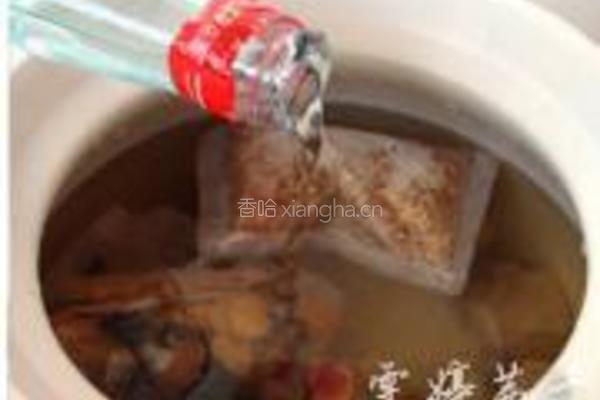 四物药炖排骨汤的做法图解4