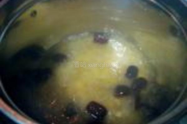 燕窝银耳莲子羹的做法图解4