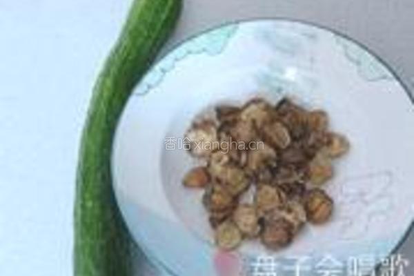 山楂蜜汁黄瓜条的做法图解1