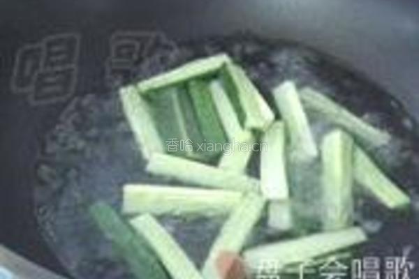 山楂蜜汁黄瓜条的做法图解6