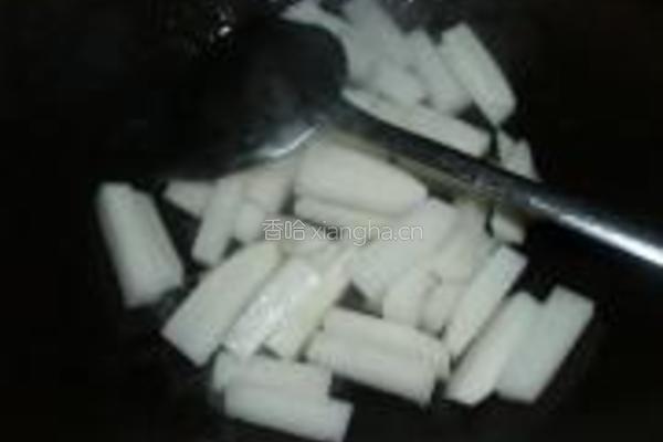 鱼丸肉片萝卜汤的做法图解5