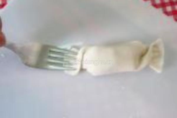 糖果香肠饺子皮的做法图解7