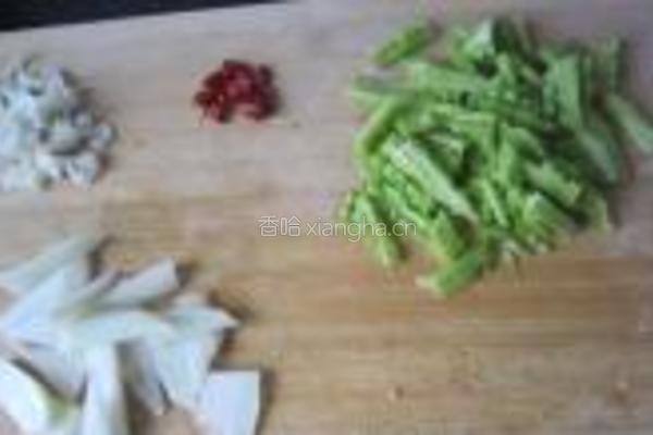 蜜汁香苦瓜的做法图解1
