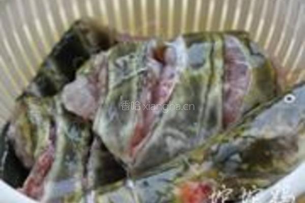 剁椒粉蒸鲶鱼的做法图解1