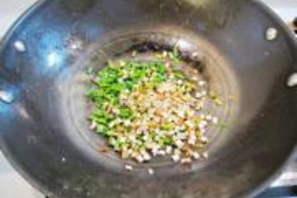 韭菜花炒豆腐干的做法图解6