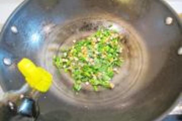 韭菜花炒豆腐干的做法图解8