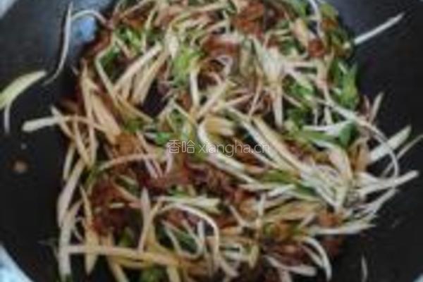 青椒茭白炒肉丝的做法图解8
