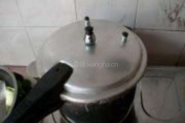 冬笋煲龙骨的做法图解6