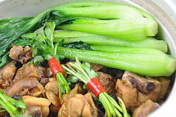 豉香鸡肉煲仔饭
