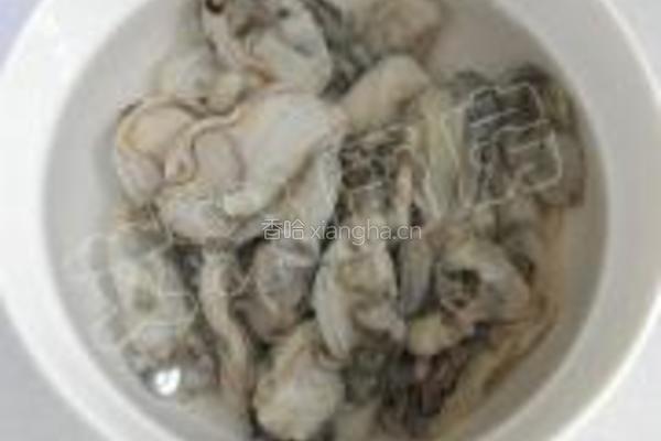 蛎黄杂菇煮冻豆腐的做法图解1